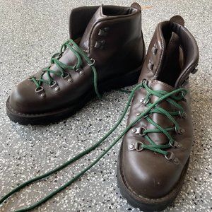 Danner Mountain Light II Hiking Boots in brown, size 11.5